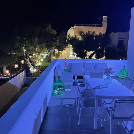 Lägenhet La Terrazza Di Gea A 100 Mt Dal Mare Cozze
